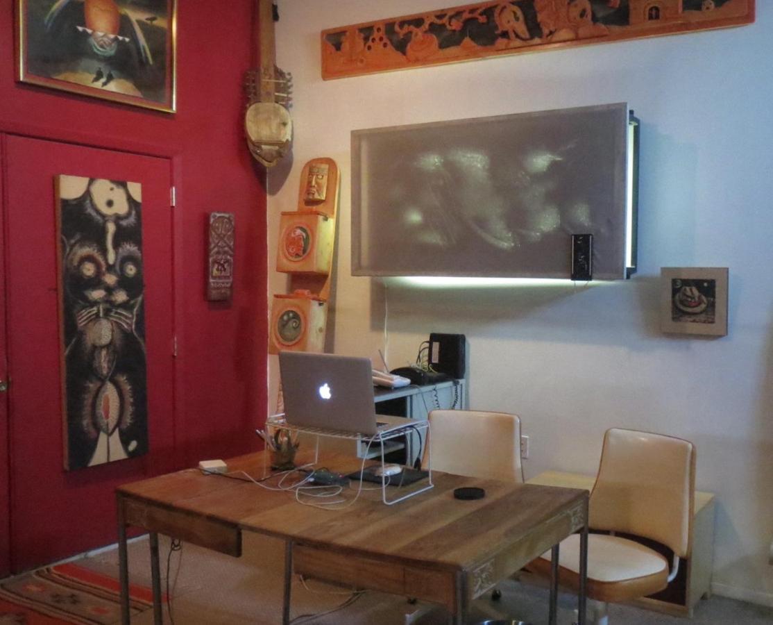 Space Castle: A 1950S Gas Station Transformed Into An Art Themed Wonderland Truth or Consequences Esterno foto