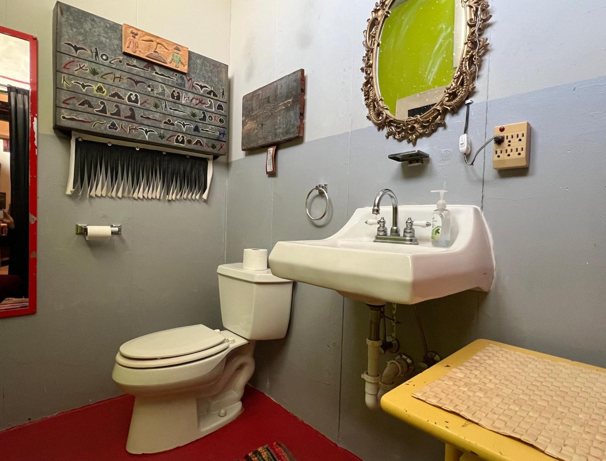 Space Castle: A 1950S Gas Station Transformed Into An Art Themed Wonderland Truth or Consequences Esterno foto